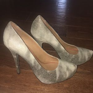 Zilla silver pumps sz 8 1/2